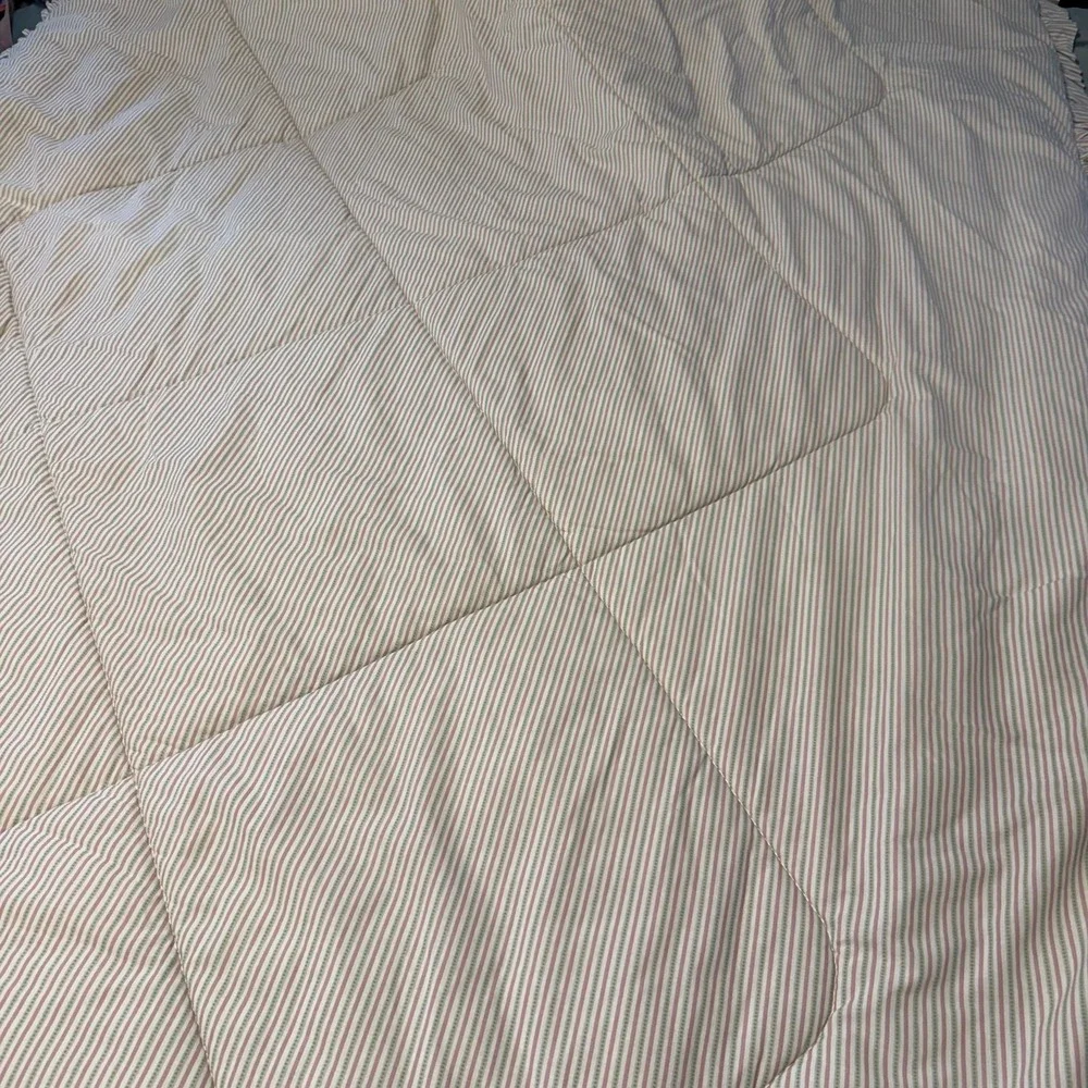 Glynda Turley Cottagecore Floral Ruffle Shabby Chic Ivy Rose bedspread comforter